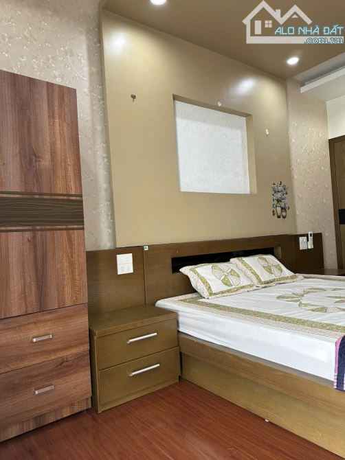 Bán căn hộ chung cư toà Parkson TD Plaza tầng 13, 174m2,giá 5,8 tỷ, 3 phòng ngủ, 3 vệ sinh - 3
