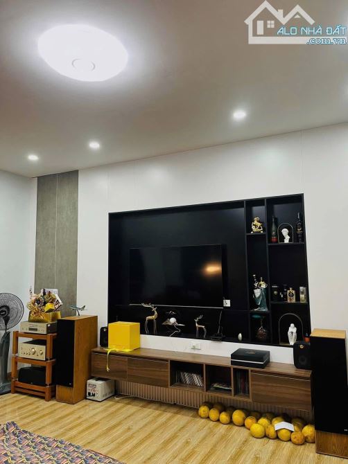 Bán nhà Trần Khát Chân 39m2, 5T đẹp mới, 3 thoáng, cách phố 10m, kinh doanh, ngõ đẹp.