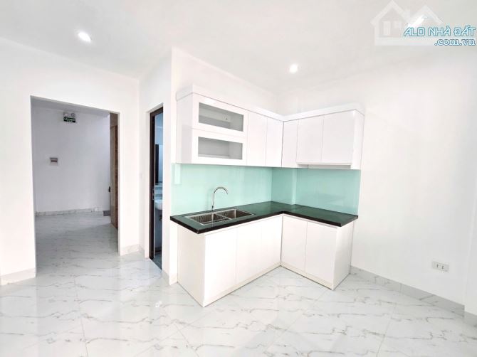 Bán nhà Trần Cung, dt38m, nhà mới, 7 tầng thang máy, gần ô tô, gần phố. 8,6 tỷ - 3
