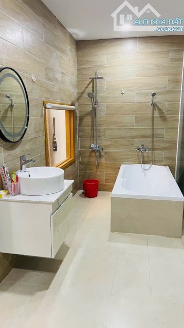 Bán căn nhà nghỉ dưỡng mặt tiền đường Nguyễn Huệ- Đất Đỏ- BRVT  Diện tích: 8x35 (280m2- 1 - 4