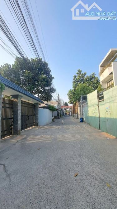 BÁN NHÀ CẤP 4 - PHƯỜNG ĐÔNG HÒA - ĐƯỜNG TRẦN HƯNG ĐẠO - TP DĨ AN - 168M2 - GIÁ 3.9 TỶ. - 4