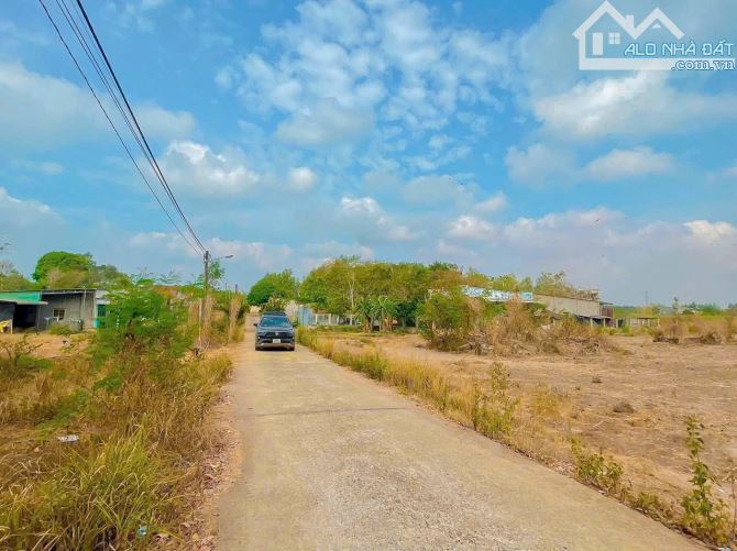 LÔ ĐẤT KHU THƯƠNG MẠI DỊCH VỤ CỔNG TRƯỚC SÂN BAY, 2 MẶT TIỀN, GIÁ CỰC TỐT - 4