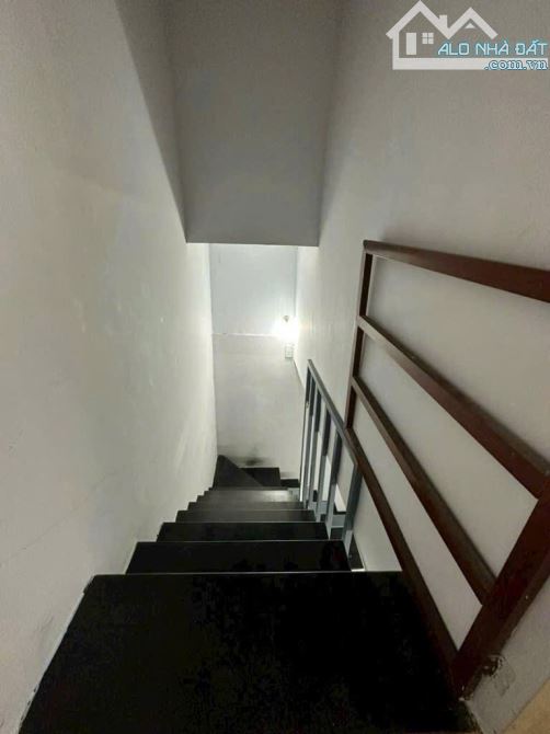Nhà mới 2 tầng, Dương Cát Lợi. Ngang 4m - Full nội thất xịn - Cạnh Phú Mỹ Hưng - Chỉ 3,x t - 4
