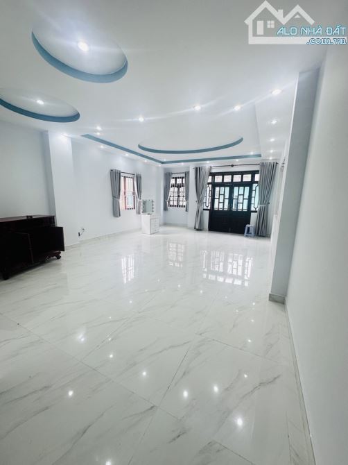 🏡NGAY C.An P.11 - 115m2 - NGANG 5.5m - 4TẦNG - Ô TÔ NGỦ NHÀ - 6PN - TIỆN CẢI TẠO LÀM CHDV - 4