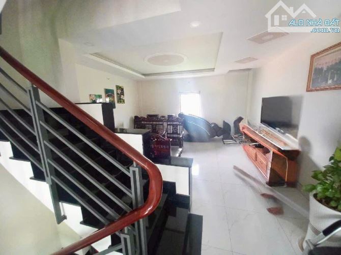 NHÀ ĐẸP 5 TẦNG 61m2 ĐƯỜNG 10m P. PHÚ HỮU - Ô TÔ NGỦ TRONG NHÀ - 4