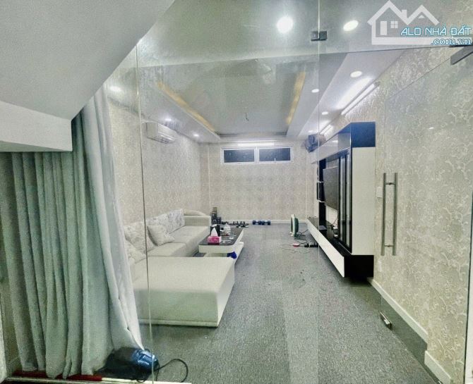 Bán nhà 4 tầng gần Hà Đô Centrosa Quận 10 – 4x13m vuông vức – Hẻm xe hơi – 5PN – Sổ - 4