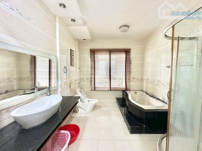 BÁN biệt thự 1T2L đầy đủ nội thất cao cấp trung tâm Biên Hòa. P. Thống Nhất. Giá 19 tỷ. - 4