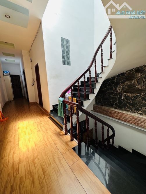 Mặt tiền Nguyễn Văn Công P3 GV, 110m2 ngang 5,2m , 4 tầng BTCT - 4