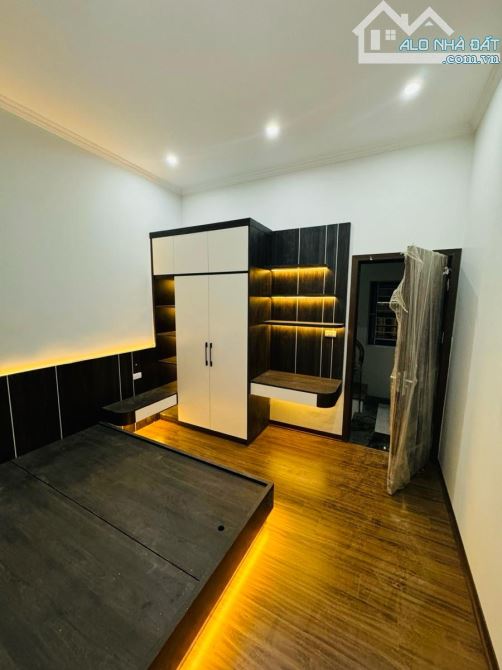 SIÊU PHẨM ĐỘI CẤN BA ĐÌNH 11Tỷ 45m 4Tầng 3 MẶT THOÁNG SỔ VUÔNG ĐẸP NHÀ GẦN PHỐ DÂN TRÍ CAO - 4