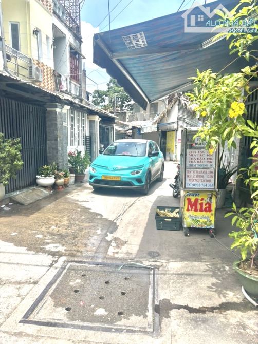 MẶT TIỀN HẺM KINH DOANH SẦM UẤT - XE HƠI ĐẬU CỬA, NGỦ TRONG NHÀ - NHỈNH 4 TỶ - 4