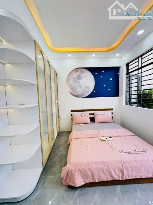 Gò Vấp-Nhà mới tinh , 40m2 (4x10), 2 tầng BTCT, tặng nội thất sang trọng, giá chỉ hơn 4 Tỷ - 5