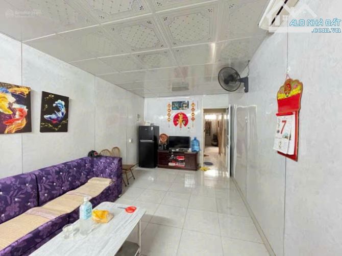 Tôi cần Bán nhà số 6 Tập Thể Xây Lắp Hóa Chất Nhật Tảo 57m2 x 3 tầng sổ đỏ chính chủ 4,5tỷ - 5