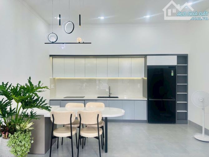 NHÀ FULL NỘI THẤT HẺM 24 GIẢI PHÓNG TÂN THÀNH: GIÁ 2.65 tỷ - 5