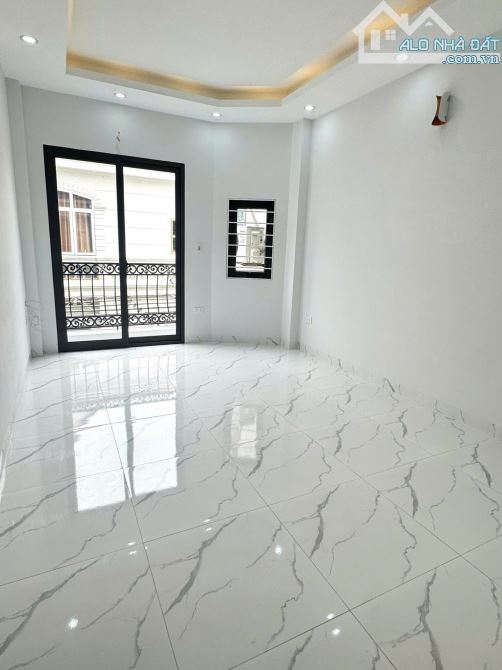 Bán nhà Kim Chung,sát khu đô thị Hinode 5 tầng mới đẹp,20m ra đường ôtô tránh chỉ hơn 4 tỷ - 5
