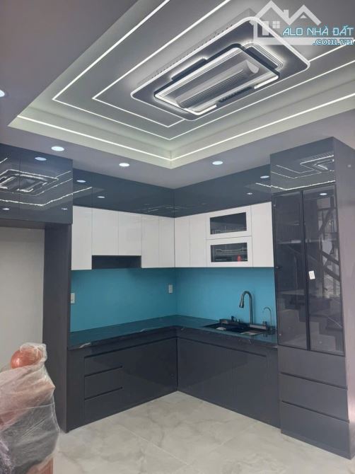 BÁN NHÀ MỚI - PHONG CÁCH TÂN CỔ ĐIỂN - NGAY NGÃ TƯ GÒ MÂY  GIÁ 6.1 TỶ TL - 6