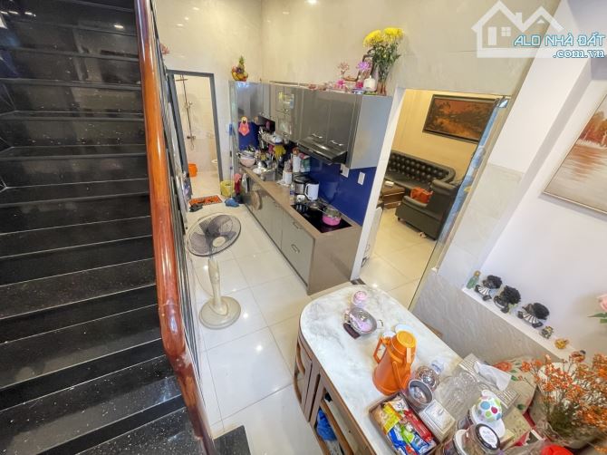 QUẬN 7 – GIÁ NHỈNH 5 TỶ – NHÀ NGANG HƠN 6M, HẺM OTO – FULL NỘI THẤT VỊ TRÍ VÀNG - 6