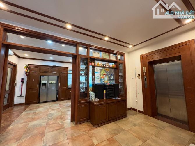 Bán Biệt Thự Khu Vườn Đào Quận Tây Hồ 240m2 giá nhỉnh 120 tỷ - 7