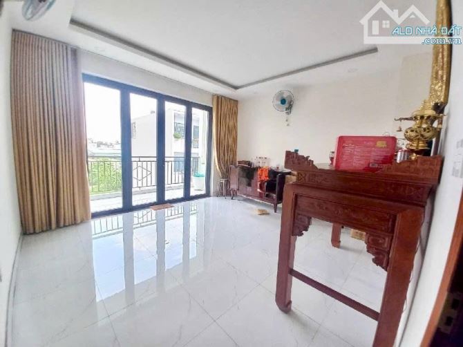 NHÀ ĐẸP 5 TẦNG 61m2 ĐƯỜNG 10m P. PHÚ HỮU - Ô TÔ NGỦ TRONG NHÀ - 7