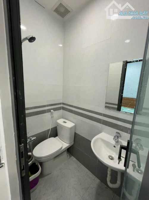 BÁN CHDV 4LẦU HẺM XE TẢI ĐƯỜNG NGUYỄN VĂN ĐẬU , P7 , QUẬN - BT - 7