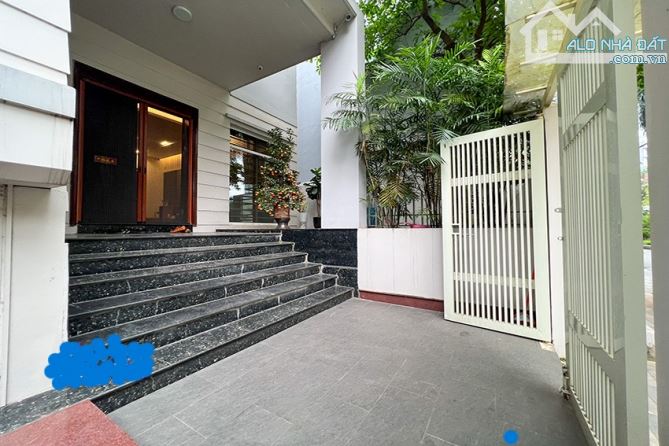 Bán Biệt Thự Khu Vườn Đào Quận Tây Hồ 240m2 giá nhỉnh 120 tỷ - 8