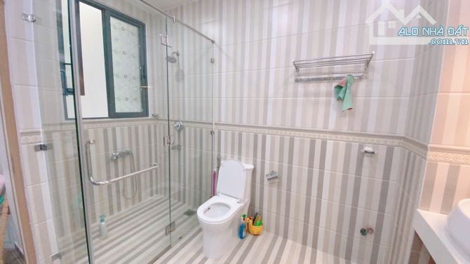 Biệt thự nguyễn minh hoàng— Dt: 8x18m—3 tầng- thang máy - giá 35,9 tỷ - 8