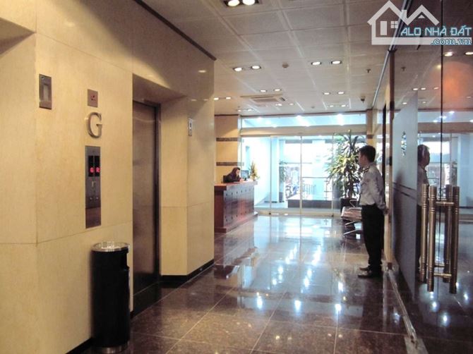 Tòa nhà Bà Triệu 605m2 15 tầng MT 20m, giá 590 tỷ