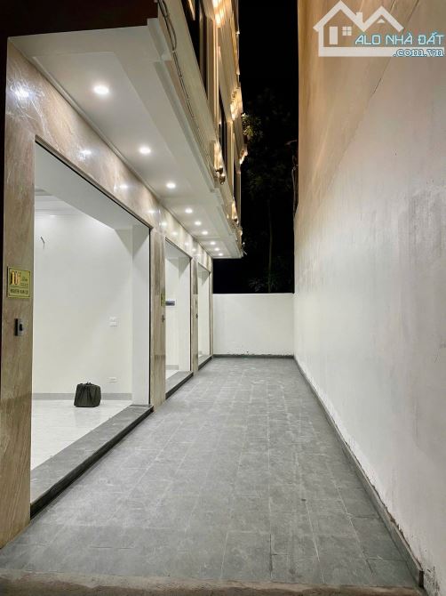 Nhà Mới Đường Nguyễn Văn Cừ 41m2, 6 Tầng Thang Máy, Ôtô Đỗ Cửa, Giá 11 Tỷ