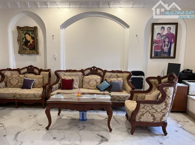 BIỆT THỰ, mặt tiền đường số 41. Q7. 3 lầu mới đẹp, rẻ nhất đường 41. Dt: 5.8m x 18m. 33 tỷ - 1