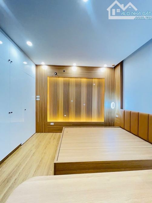 NHÀ TRUNG TÂM THANH TRÌ, Ô TÔ 35M2 5 TẦNG TIỆN ÍCH ĐẲNG CẤP 5,6 TỶ