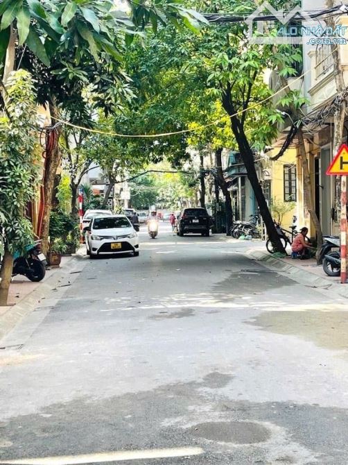 BÁN NHÀ XUÂN LA, TÂY HỒ, 70M, 5T, MT 4.5M, VỈA HÈ, OTO TRÁNH, KD ĐA DẠNG, 22 TY. .