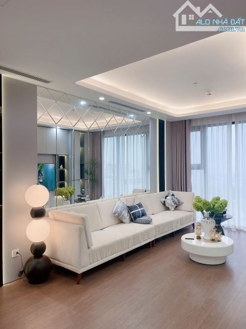 Cho thuê chung cư Golden Palace Mễ Trì, 86m2, 2 phòng ngủ, full đồ giá 14 tr/th