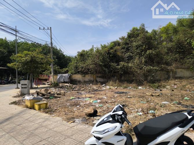 Bán đất 2 mặt tiền KDC Bà Tri - cách chợ Bà Tri chỉ 2km