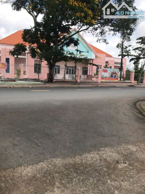 1188m2 Thổ Cư Có Nhà Cấp 4 ĐÃ HOÀN CÔNG bán 5 Tỷ 1 Ngay Thị Trấn Cần Đước