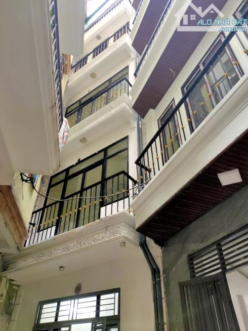 6.8 tỷ Đống Đa - Diện tích to giá nhỏ! 5 tầng 38m2 - 6phòng ngủ - Ngõ rộng, thông thoáng
