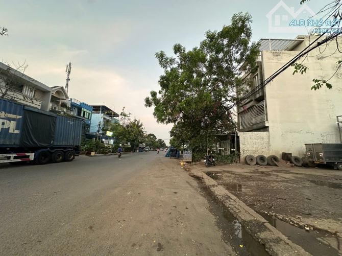 Nhà trệt, 2 lầu đường 25m Nguyễn Thị Sóc, 6x22m, giá 10.3 tỷ