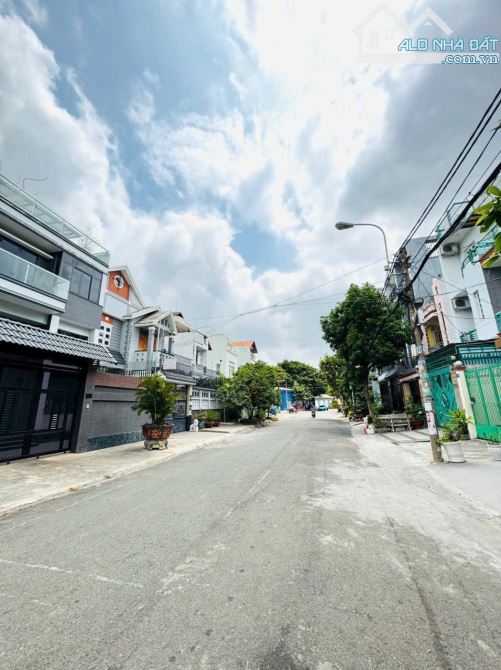 Bán nhà khu Tên Lửa, Mặt Tiền đường số 3 gần Aeon, 80m² 4 Tầng 4PN, gần Công viên
