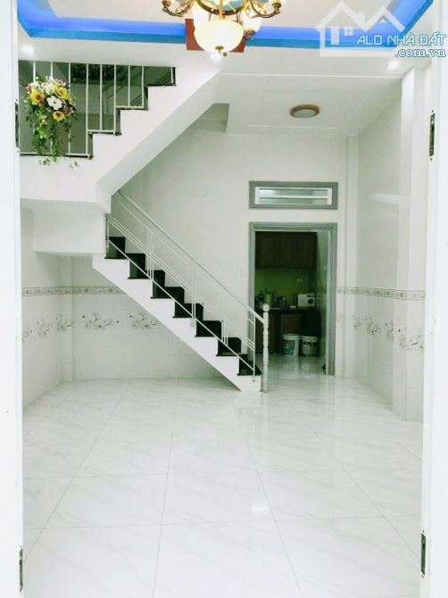Bán nhà 3 tầng, sân thượng, 4x8,tng đẹp hẻm ôtô, Phạm Văn Chiêu, Gò Vấp, SHR, chỉ hơn 4 tỷ