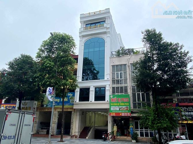 Bán Tòa Văn Phòng 8 Tầng Mặt Phố Quang Trung, Hà Đông. DT 155m2. MT 6,5m. Giá 60 TỶ