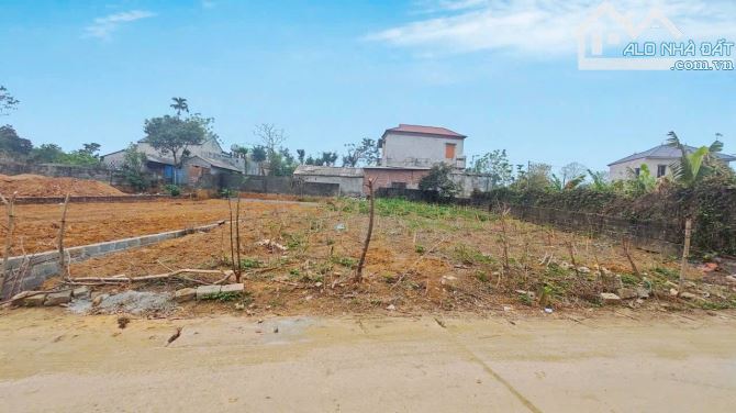 BÁN ĐẤT HÒA THẠCH - VIEW HỒ - Ô TÔ 7 CHỖ CHẠY - KHU VỰC HIẾM ĐẤT BÁN 219M 5.5MT 4.35 TỶ
