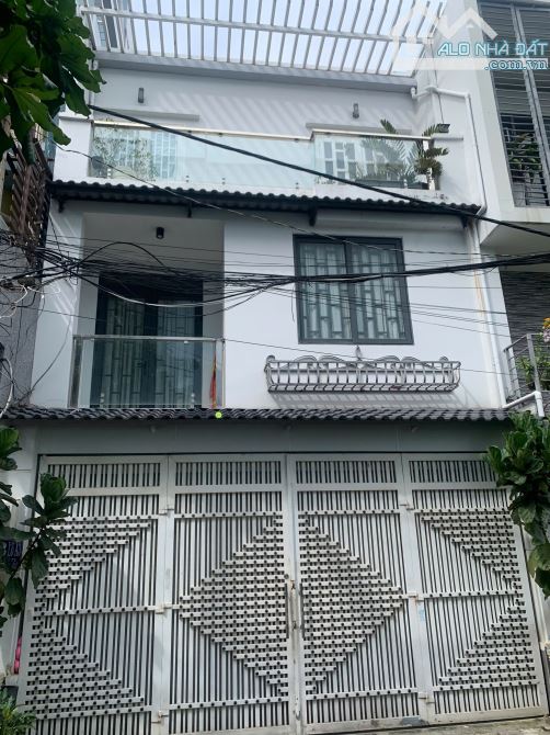Bán nhà hai lầu đẹp hướng Đông Tứ Trạch trong khu Tân Quy Đông, P. Tân Phong, giá 15 tỷ