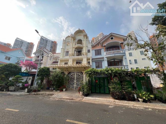 BÁN NHÀ 173,8 M2 HƯỚNG ĐÔNG-NAM VIEW GẦN SÔNG Q.2 GIÁ 30 TỶ