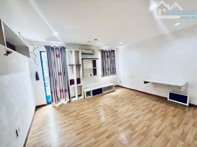 🔥CỰC HIẾM🔥- ✨HẺM XE HƠI ✨- 🍀GẦN CHỢ BÀ CHIỂU 🍀- 💥70M2💥 - NGANG 4.6M - CHỈ 6,45 TỶ.