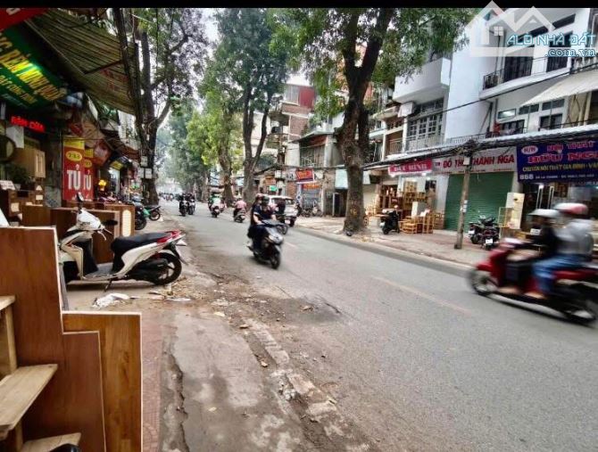 Bán nhà Mặt phố La Thành, Đống Đa 25 tỷ 63M MT4,5 Sổ nở hậu Vỉa hè Kinh doanh 24/24