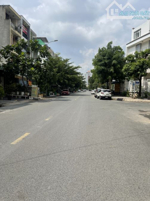 18tỷ2 thương lượng chính chủ , nhà hầm 3 lầu ngay nguyễn hoàng đường 12m sổ hoàn công