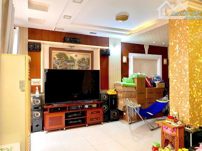 BIỆT THỰ KHU BÀN CỜ PHAN VĂN TRỊ -P7 , DT : 8m x 14m , 3 LẦU , GIÁ CHỈ : 17.5 TỶ TL