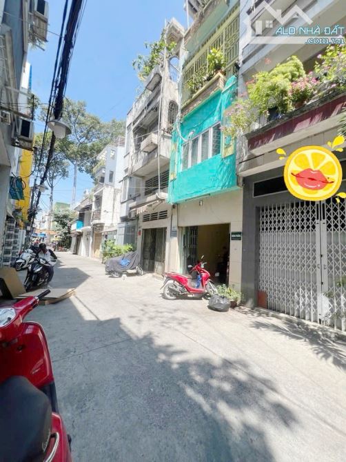 TIền ít Lợi Nhiều bán gấp nhà đang cho thuê 20tr/m cạnh Nguyễn Tri Phương Q.10 3t 90m2 5t3