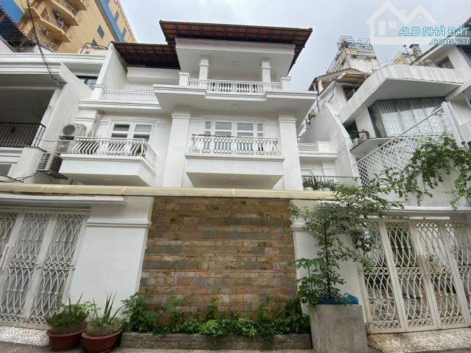 BÁN NHÀ BIỆT THỰ VƯỜN NGUYỄN VĂN THỦ,P ĐA KAO,Q1. 12,5M X 14,5M. 3 TẦNG.GIÁ 55,9 TỶ