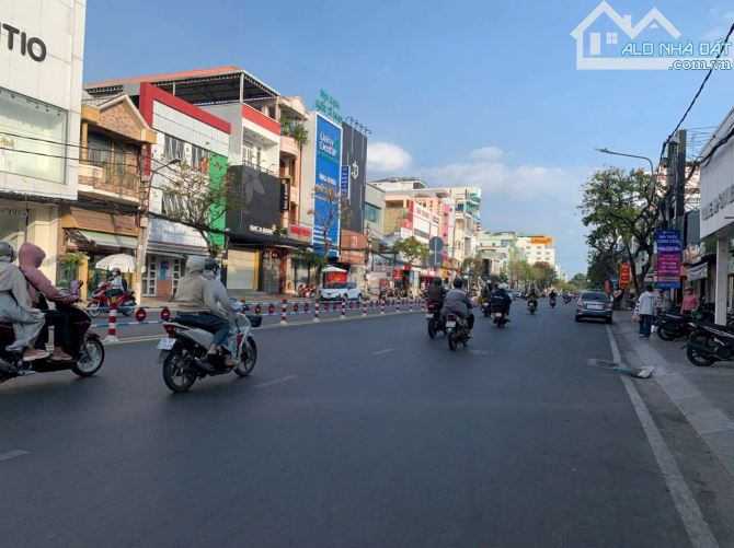 NHÀ 30,5 Tỷ MẶT TIỀN ĐƯỜNG LÝ TỰ TRỌNG – VỊ TRÍ ĐẸP, KINH DOANH ĐẮC ĐỊA, TP CẦN THƠ