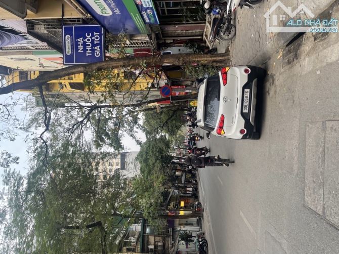Bán nhà MP Nguyên Hồng,47m 5 tầng MT 5.7m, Giá 27.9 Tỷ
