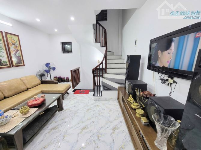 🔥 BÁN NHÀ CỔ LINH, LONG BIÊN, DT40m2, 6 TẦNG, Ô TÔ ĐỖ CỬA, GIÁ 6 TỶ